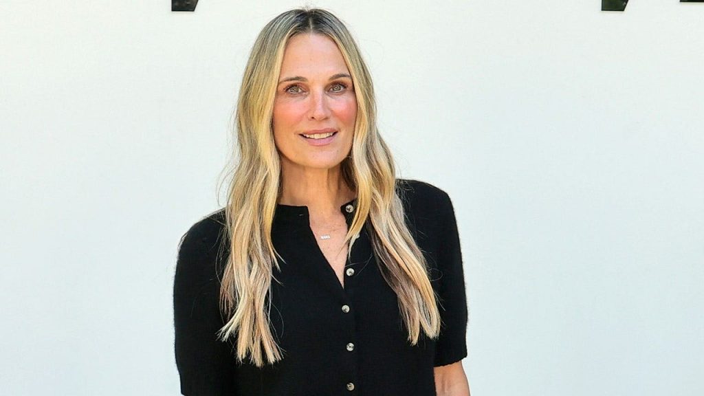 Molly Sims slams Hollywood for lying about facelifts and peptides