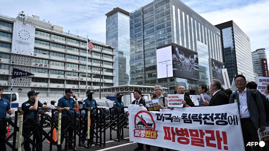 Protesters urge South Korea to stay out of Iran war
