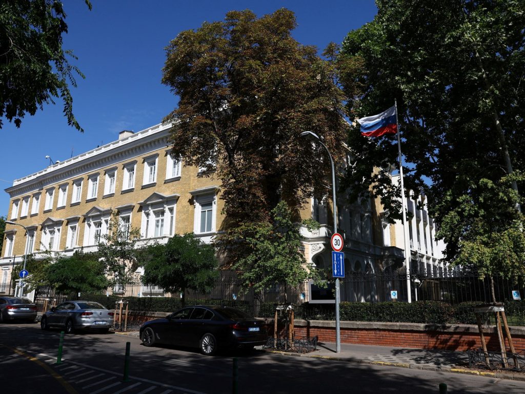 Hungary expels 10 Russian diplomats, Moscow promises harsh response | European Union News