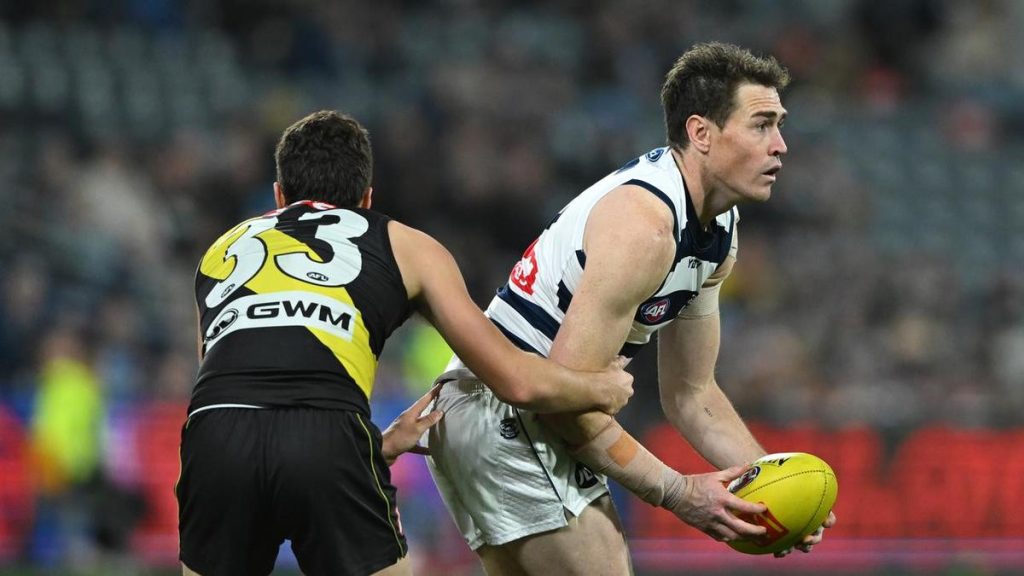 'Keep going, boys': Cats back Cameron in AFL finals