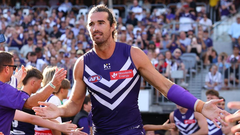 Former Fremantle Dockers captain David Mundy wants leaders to commit to transforming squad in AFL semifinal