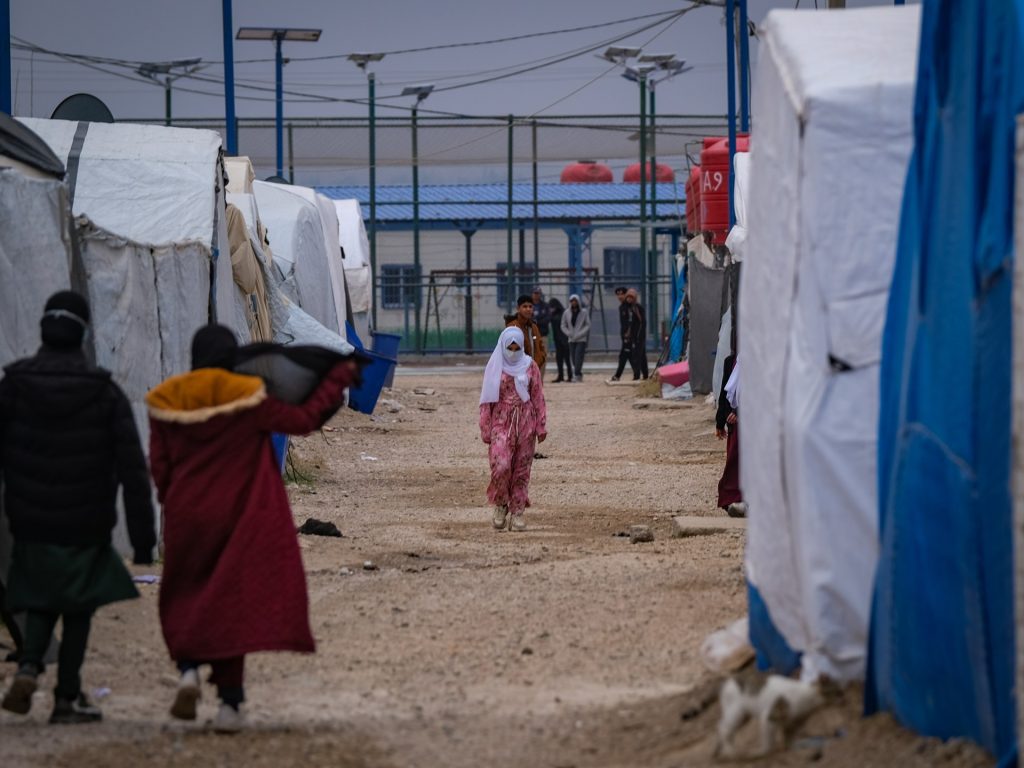 ISIL-linked detainees report night raids, extortion, violence at Roj camp | ISIL/ISIS News