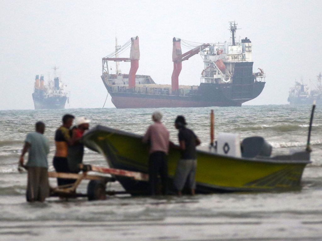 Temporary Hormuz solution deferred as Iran-Arab summit falls through | GCC