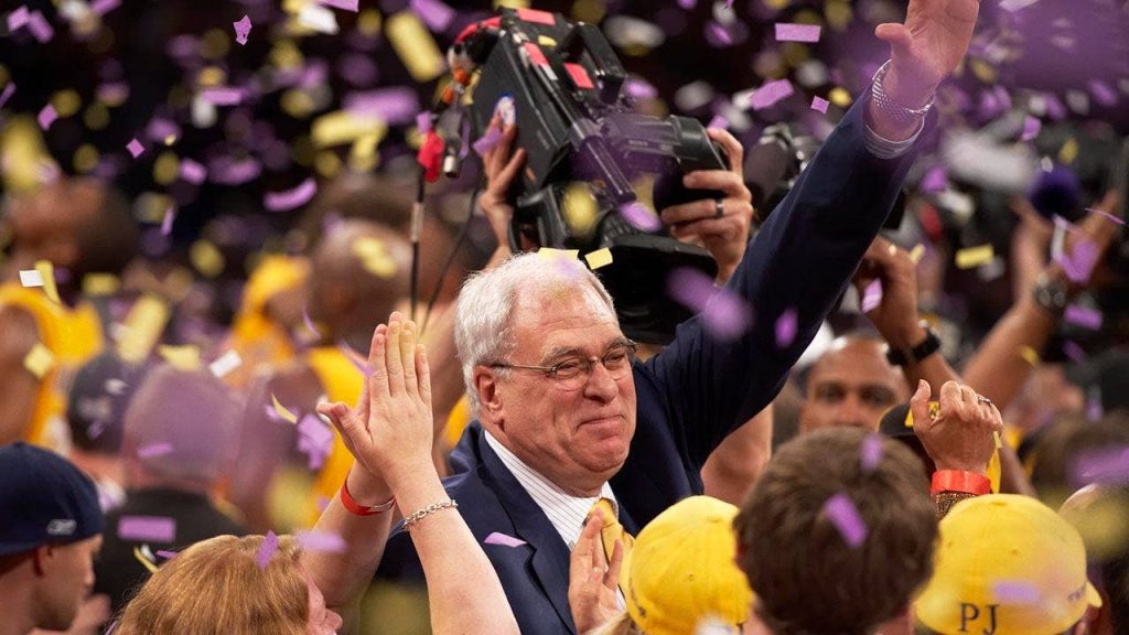Former Lakers coach Phil Jackson to be honored with statue at famed Star Plaza, team says