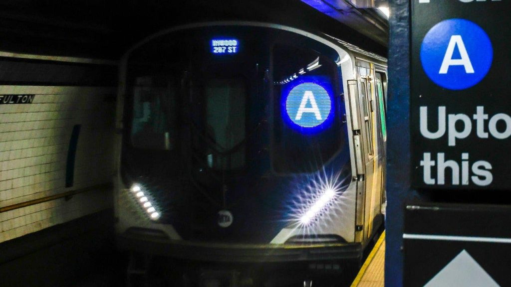 Man killed in Brooklyn after bag reportedly gets caught in subway train doors