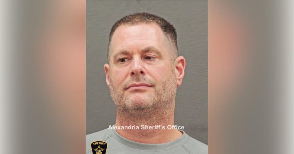 Former CIA official found with $40 million in gold bars in plea deal talks