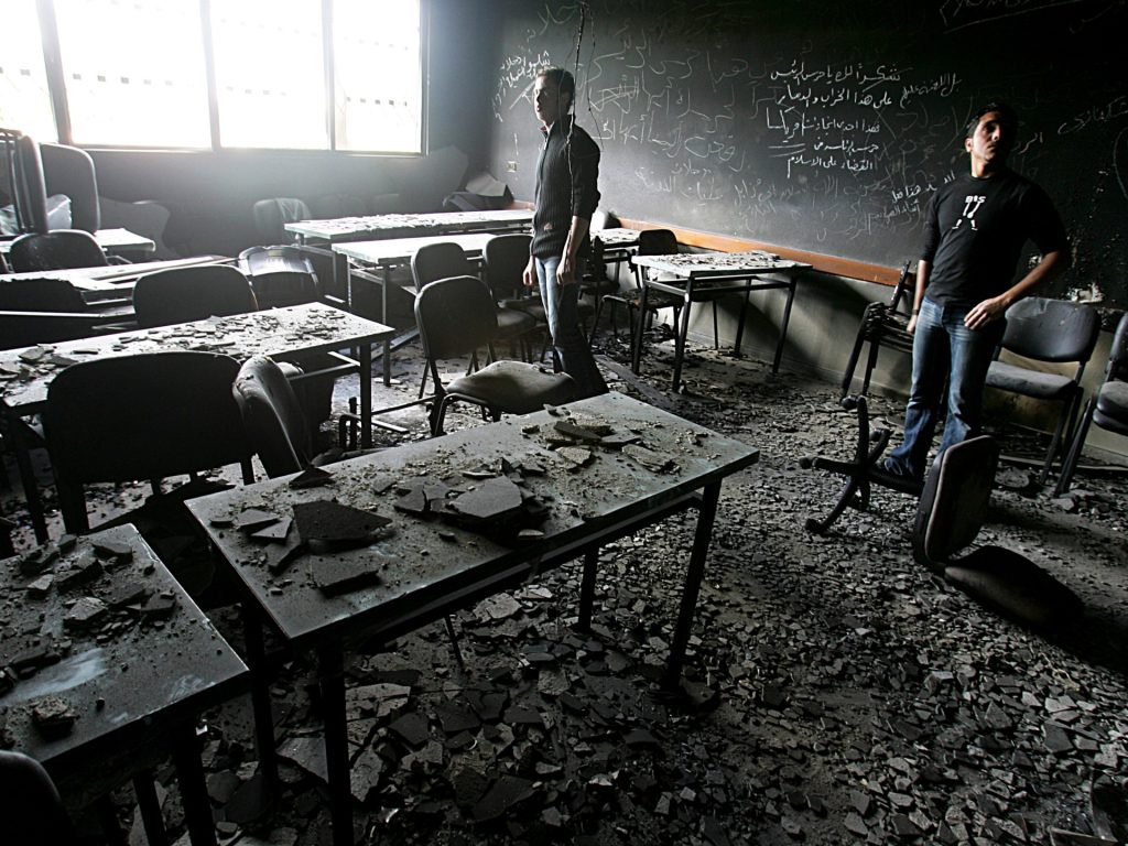 Gaza students with overseas university offers, scholarships remain trapped | Gaza News