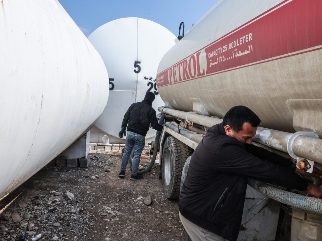 Iran war squeezes Iraq’s economy as oil revenues fall and prices rise | US-Israel war on Iran News