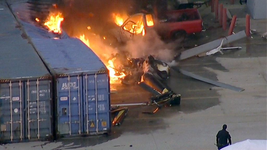 News helicopter crashes in Los Angeles, leaving 3 dead, 1 hospitalized