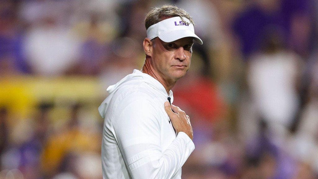 Lane Kiffin goes full villain mode during alleged halftime speech from LSU’s blowout win over Clemson