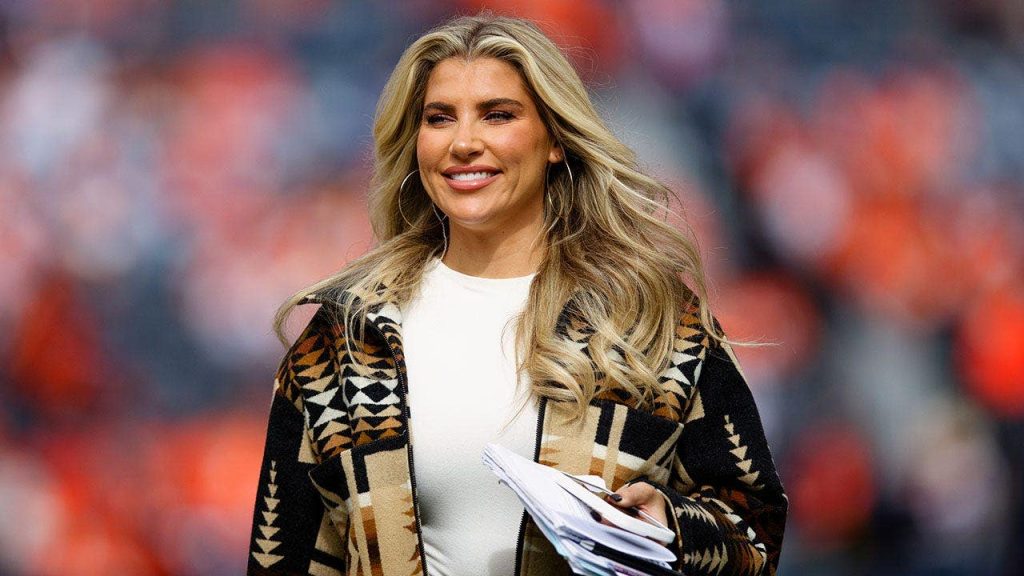 Good luck replacing NFL sideline reporter Melanie Collins with an AI bot, ‘Take a Michigan’ & Jed York jokes