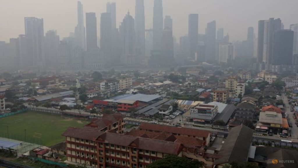 Malaysia raises the threshold for haze-related school closures