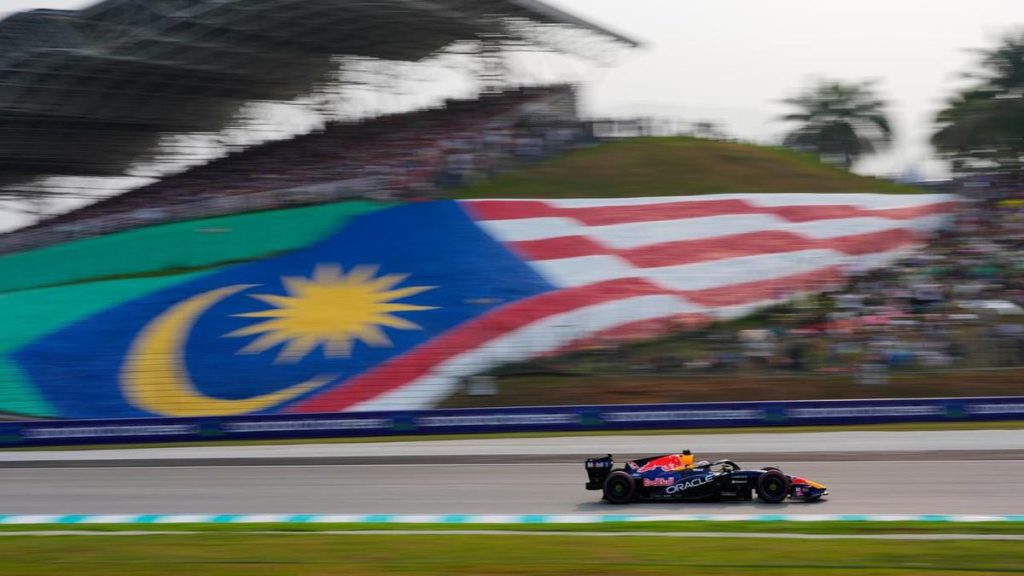 Verstappen wins Bahrain GP in Malaysia