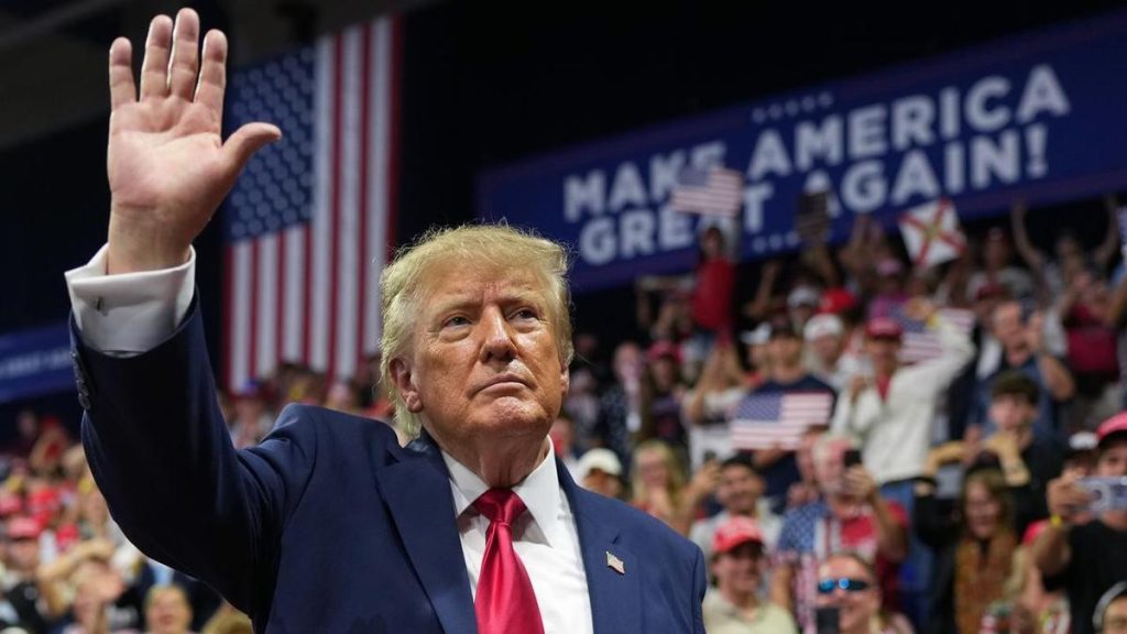 Trump vows to deal with Cuba during Florida rally
