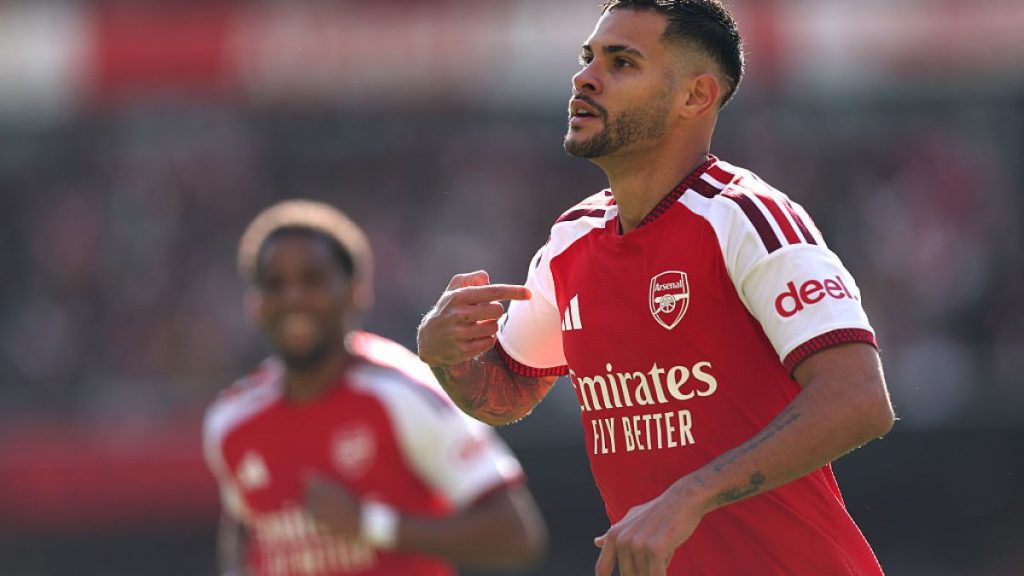 Arsenal beat Leeds 2-1 in comeback win to move level with Man City at top | Football