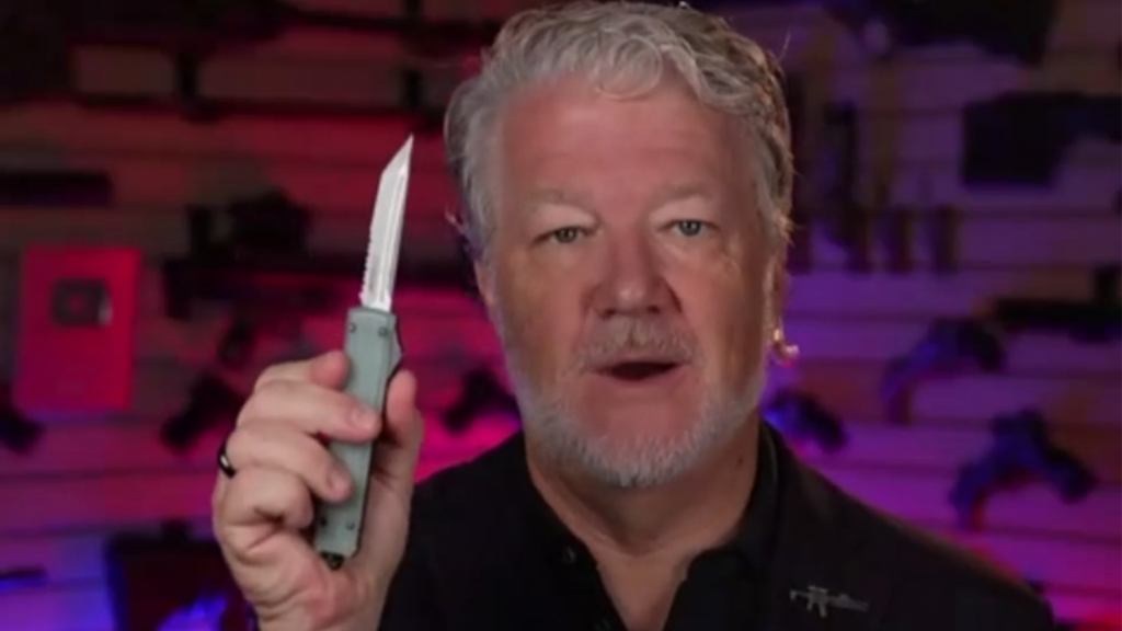 Second Amendment rulings on switchblade knives fuel AR-15 gun case