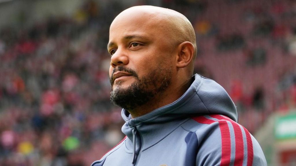 Bayern Munich coach hospitalised after collapsing