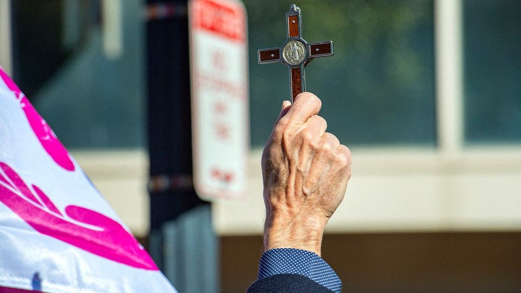 Colorado ‘bubble law’ challenged as First Amendment violation in court