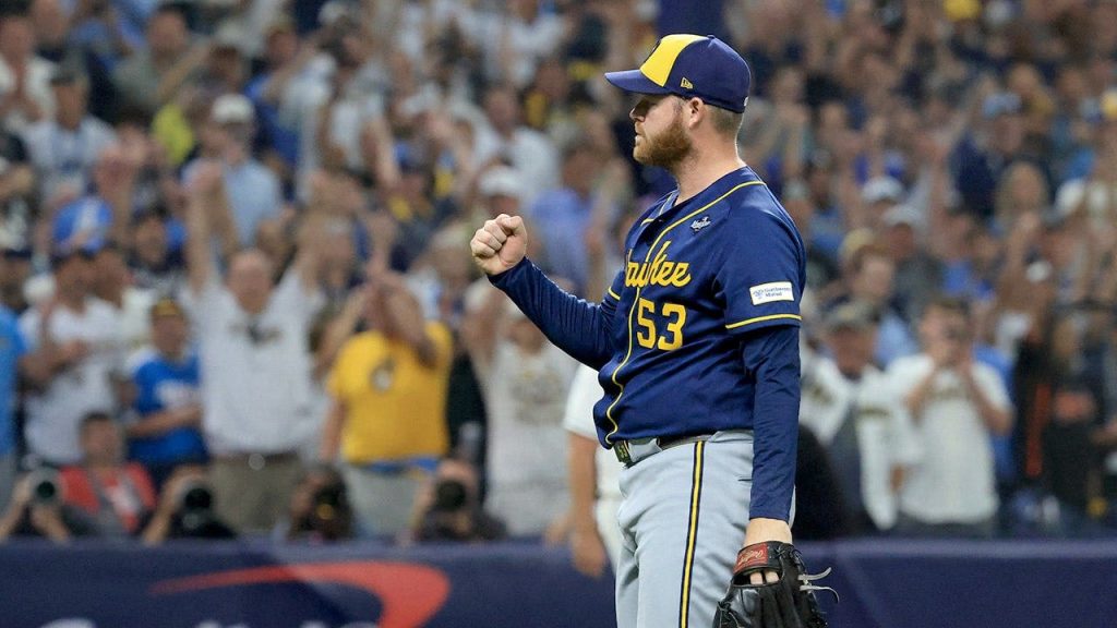 Brewers ride ridiculous, record-setting eight-run inning to dominant 3-0 World Series lead over Rays