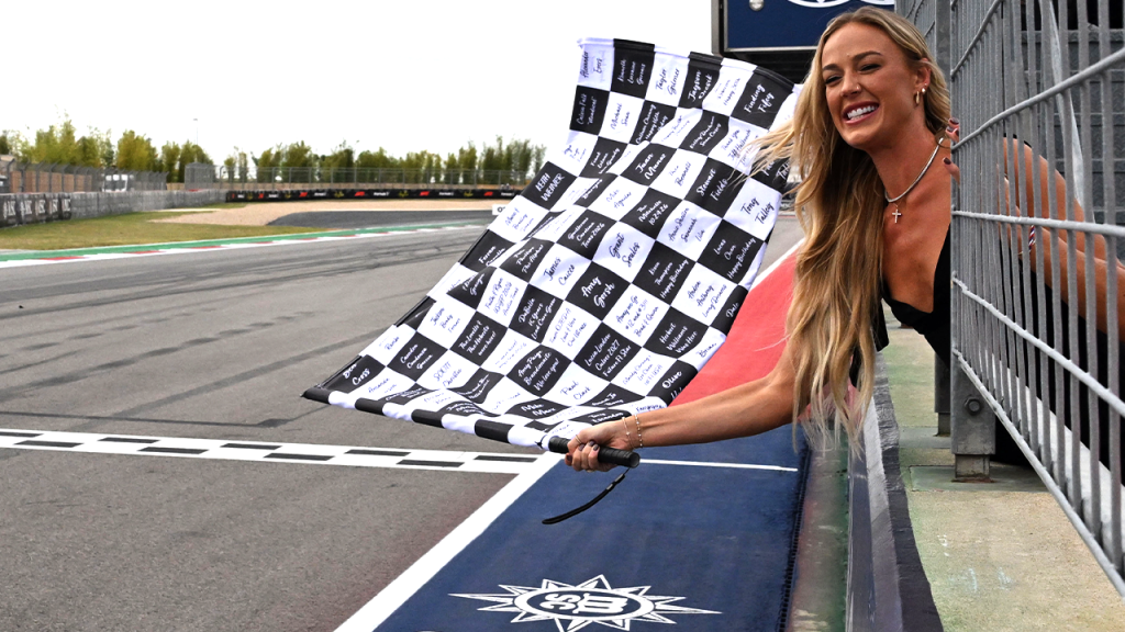 Libs melt down after Sophie Cunningham gets checkered flag-waving honors at F1’s United States Grand Prix