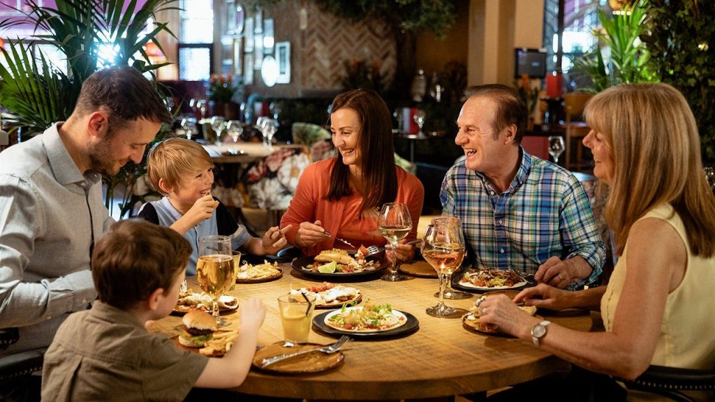 Study finds eating with loved ones reduces blood sugar spike after meals