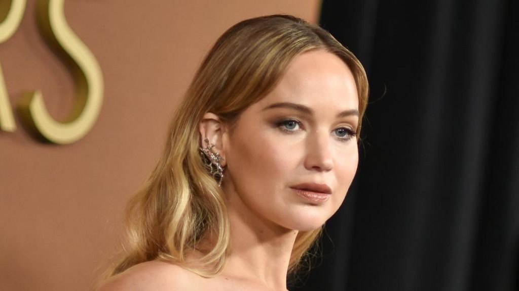 Lawrence 'came down hard' on extra crew over nude scene