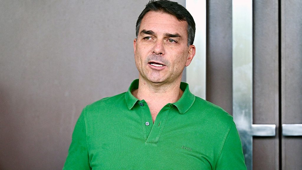 Flavio Bolsonaro defeats Lula in first round of Brazilian presidential election