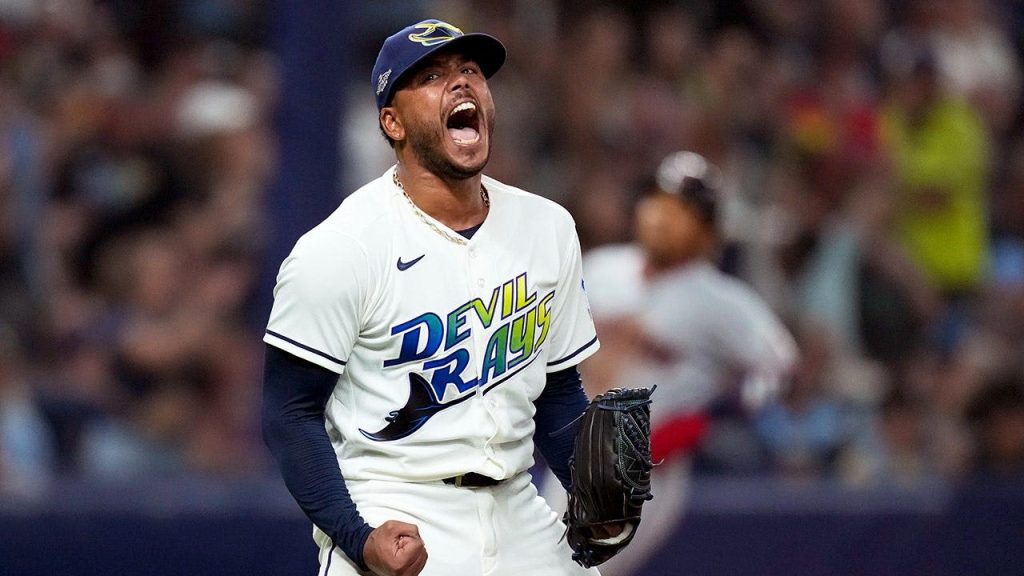 Tampa Bay Rays win game two over Guardians thanks to terrible error from José Ramírez, even ALCS at 1-1