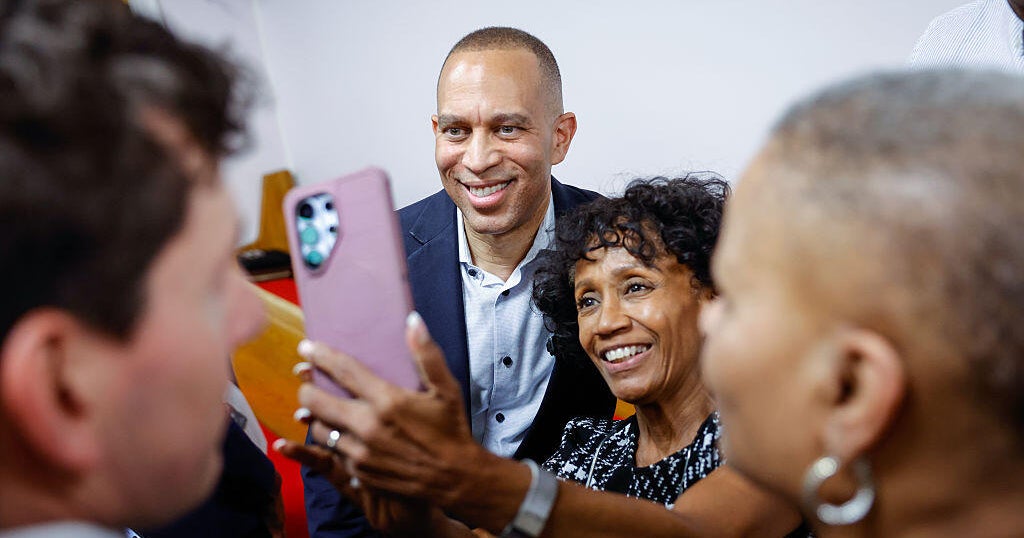 Rep. Hakeem Jeffries says Democrats are “on the verge of taking back control” as he visits 2 key House battlegrounds