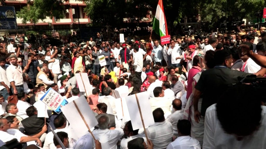 Indian opposition leaders detained during voter lists protest | Newsfeed
