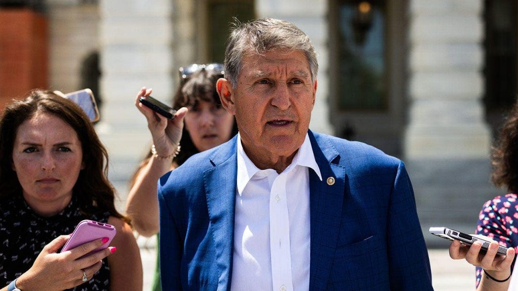 Joe Manchin campaigns for Susan Collins in tight Maine senate race