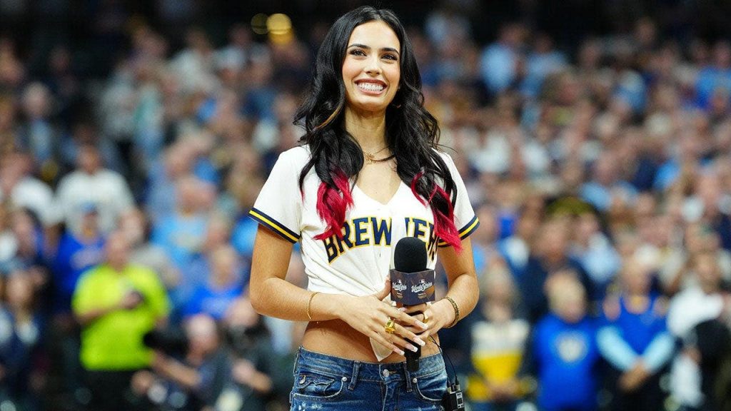 Kylie Cantrall’s World Series national anthem being called best since Whitney by some, NFL memes & Ric update
