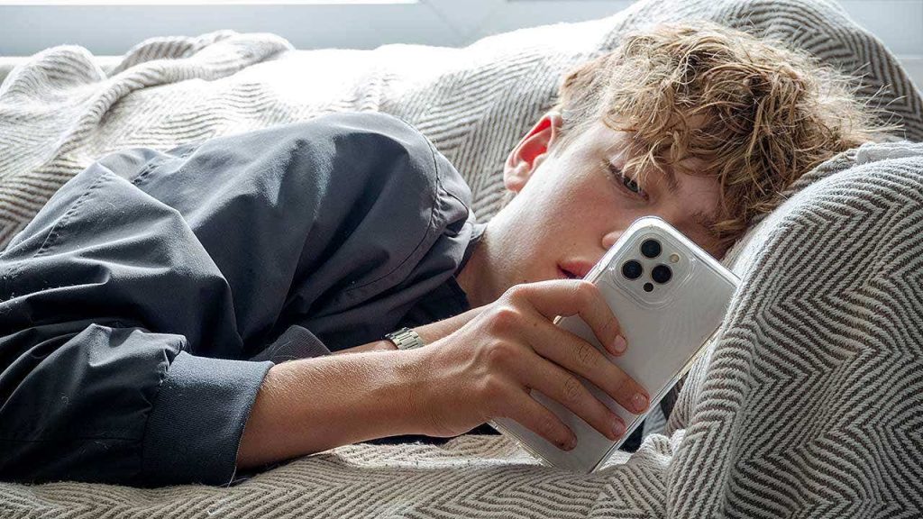 Dr. Pinsky likens smartphones to a ‘crack pipe’ in warning over addictions