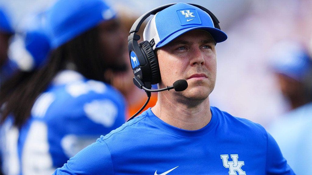 Will Stein’s dad storms the field after Kentucky’s upset win over LSU in beautiful college football scene